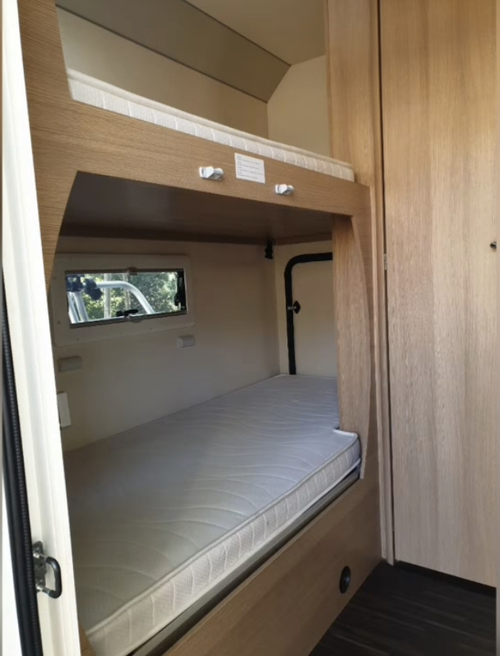 autocaravana-7-places-castellar-del-valles-lliteres-dobles